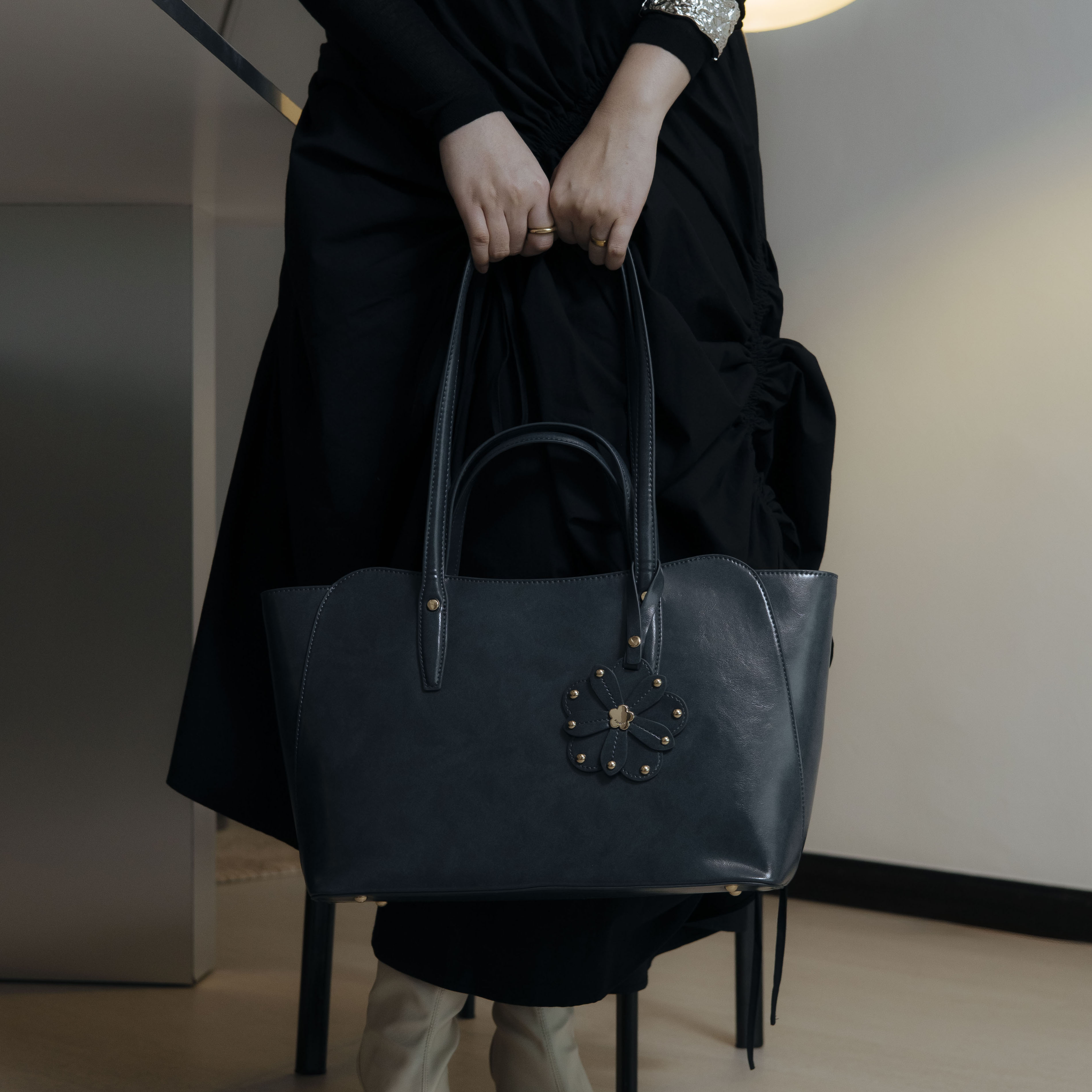 F.timber Holly Totebag